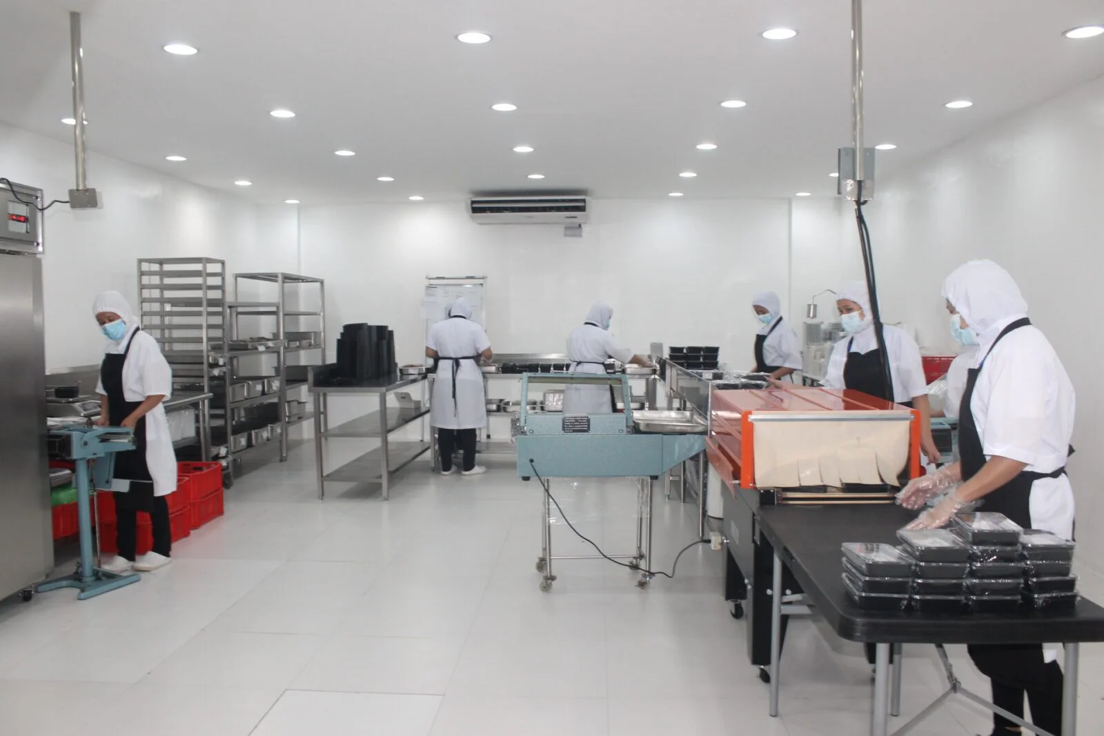 Dinner feeding operations